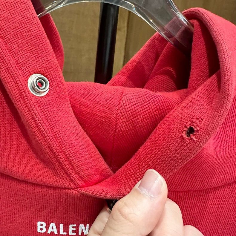 Balenciaga Balenciaga WFP red charity grain printed letter hoodie Size US M / EU 48-50 / 2 - 3 Thumbnail