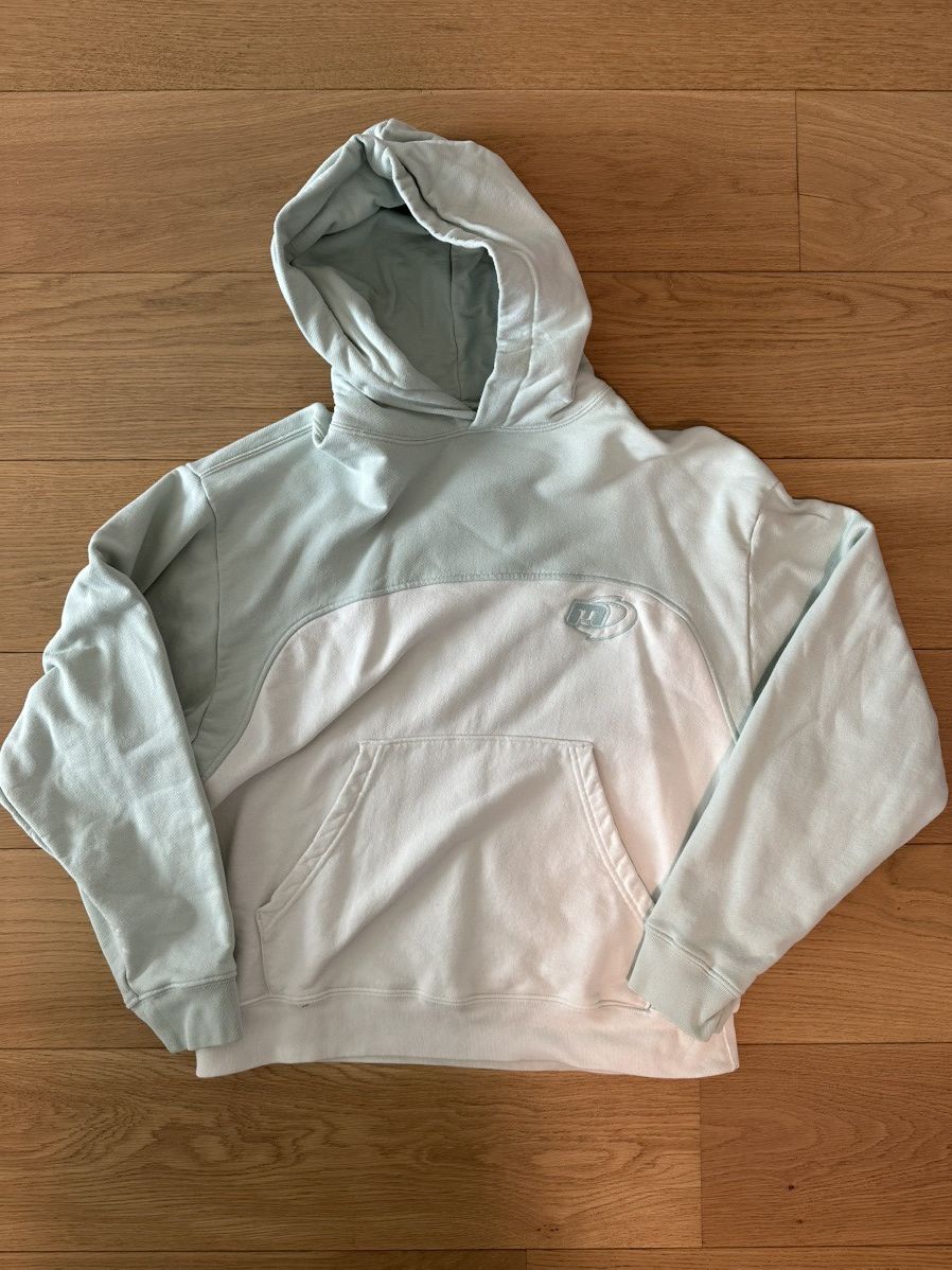 Mewt Two-tone Hoodie Large