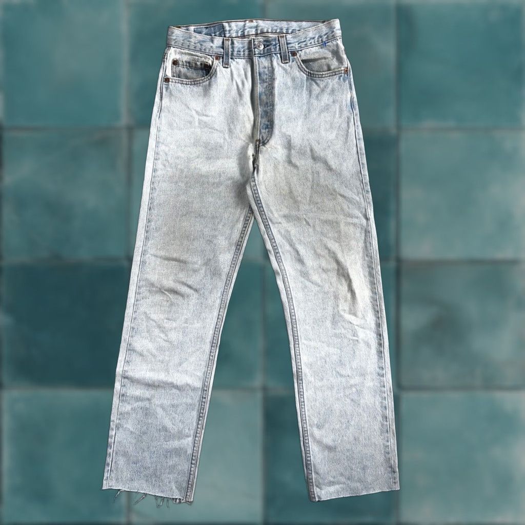 Levi's VINTAGE Levi's 501 Jeans Straight Men 30x34 Blue Light Wash USA 90s Component: Comfort Size US 30 / EU 46 - 1 Thumbnail