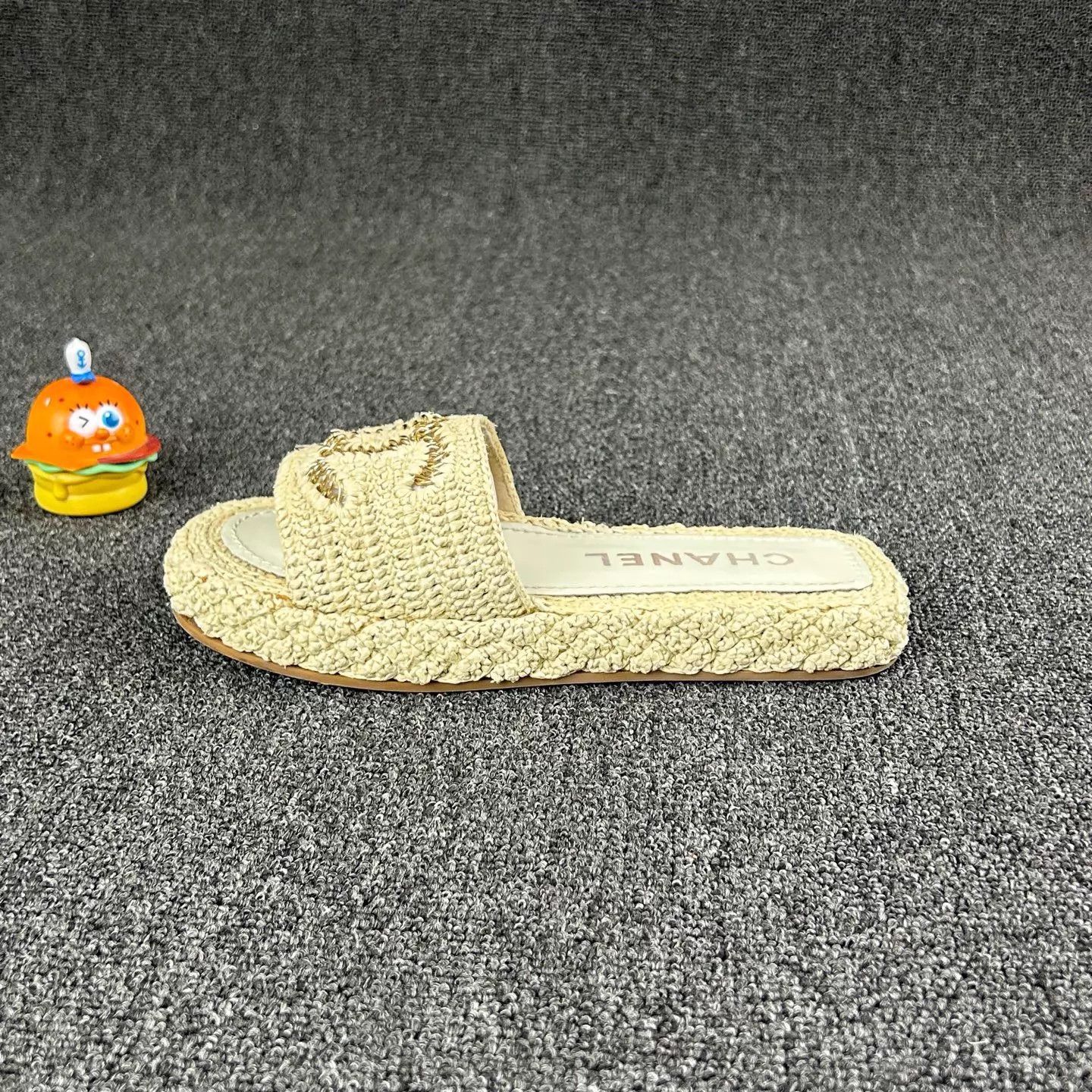 Chanel Chanel Beige Straw CC Embroidered Slippers 36 Size US 5.5 / IT 35.5 - 3 Thumbnail
