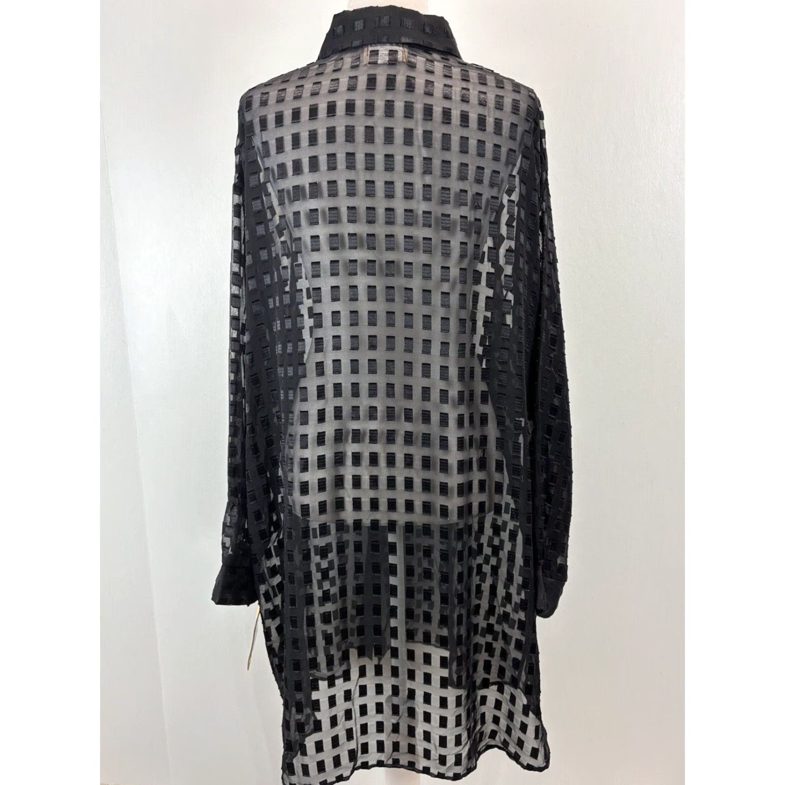 Vintage VINTAGE Sand Dollars By Robby Len COVERUP Tunic Shirt 3X Plus Women’s Black Sheer Casual Travel Geometric Long Sleeve Button Front Swimsuit Coverup Size XXL / US 16-18 / IT 52-54 - 3 Thumbnail