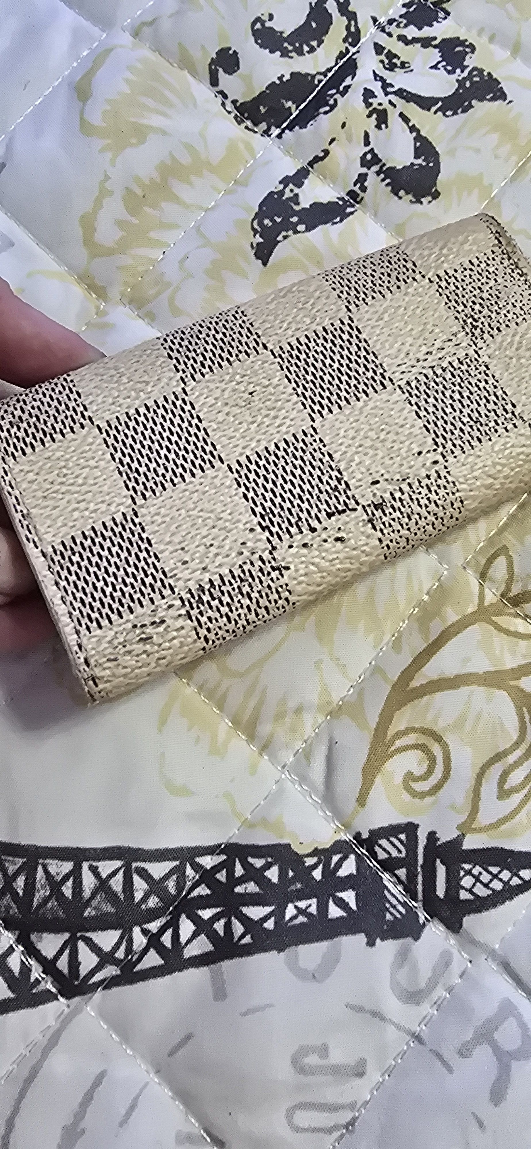 Louis Vuitton Damier Azur 4 Hook Key Case Vanilla Size ONE SIZE - 3 Thumbnail