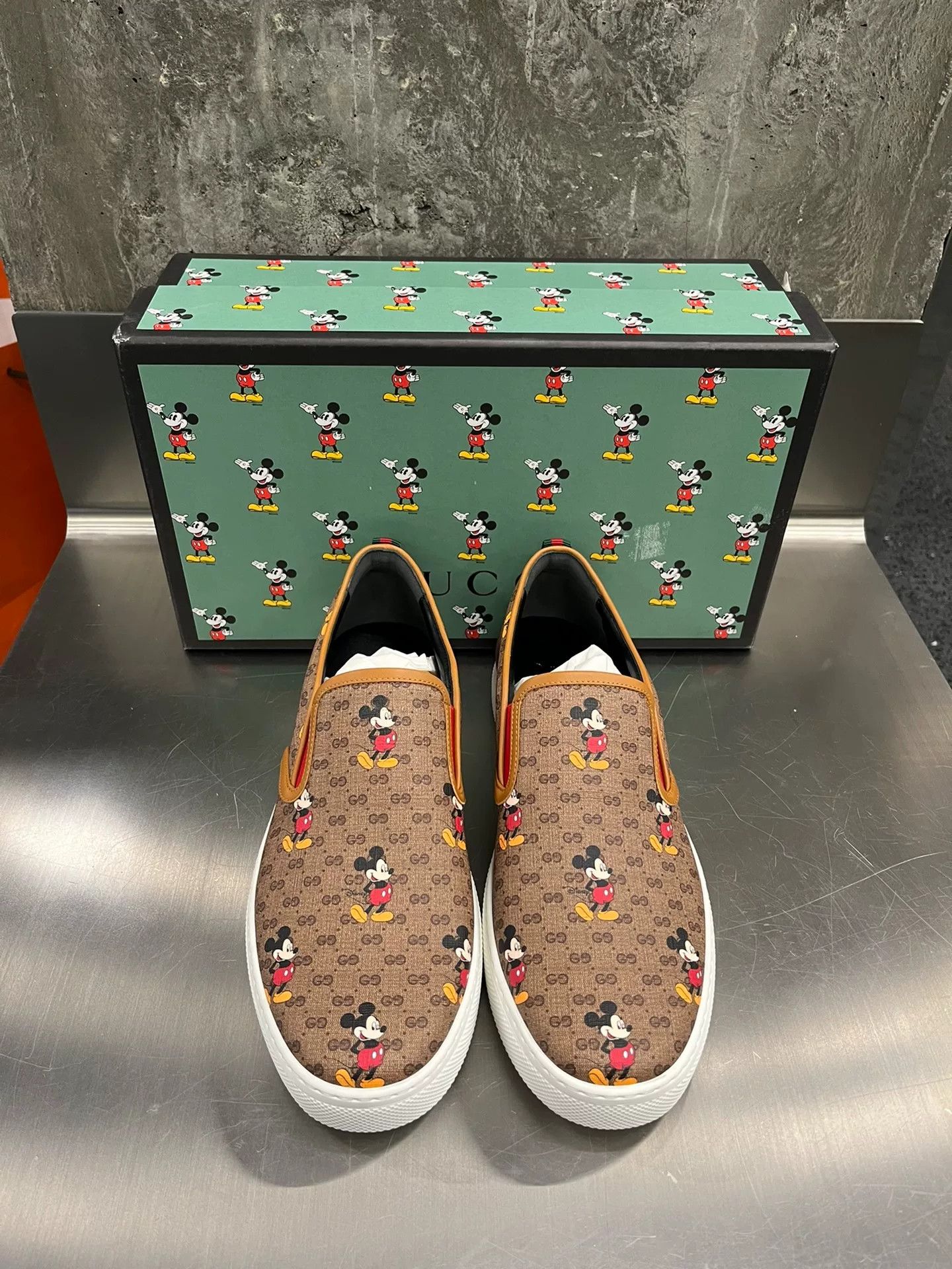 Gucci Gucci Disney Mickey GG Sneakers Size US 10 / EU 43 - 1 Thumbnail