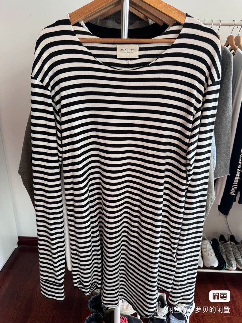 Fear of God Fear of God The third season is a black and white striped Size US XL / EU 56 / 4 - 1 Thumbnail