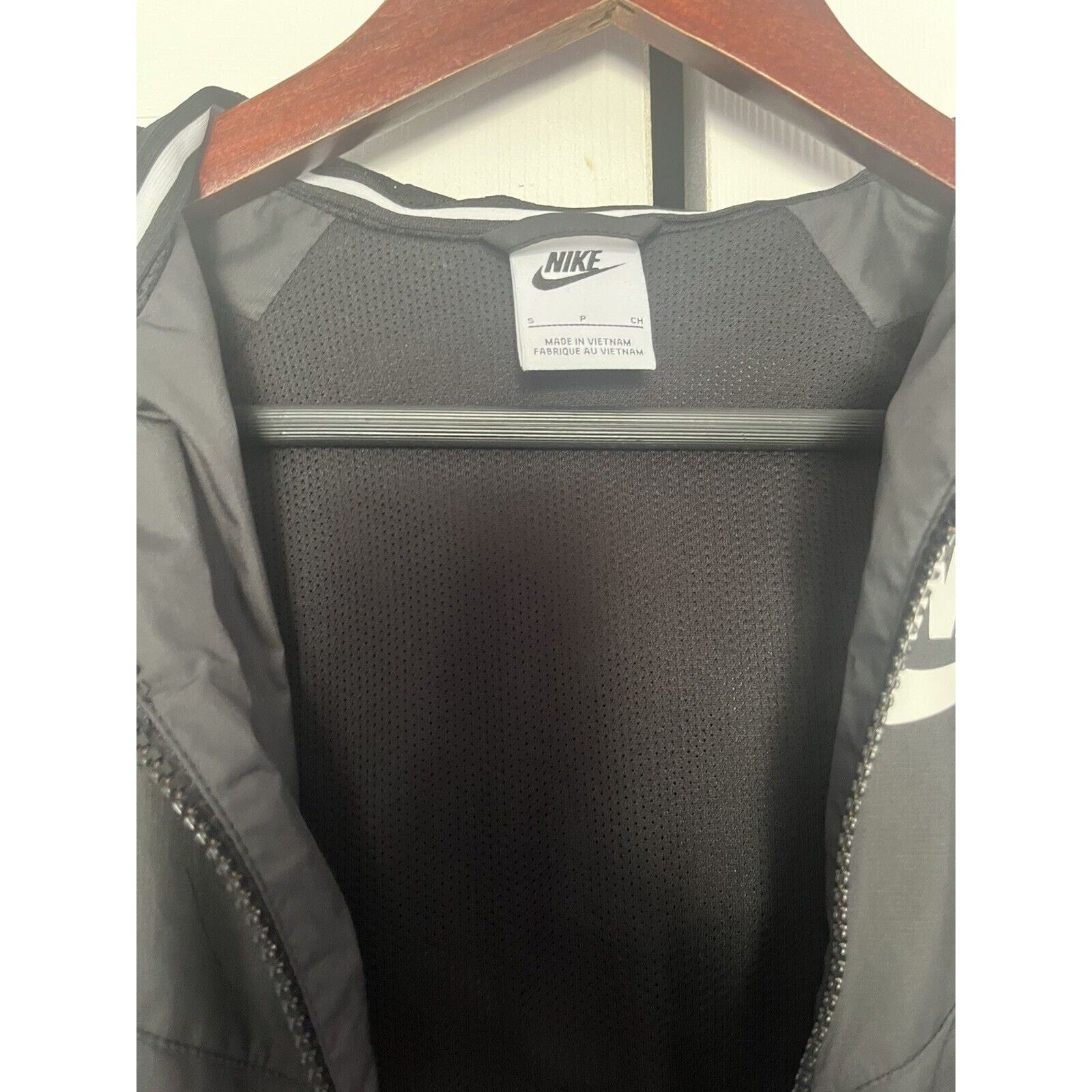 Nike Boys Youth Nike Jacket Black Wind Size Small Size US S / EU 44-46 / 1 - 4 Thumbnail