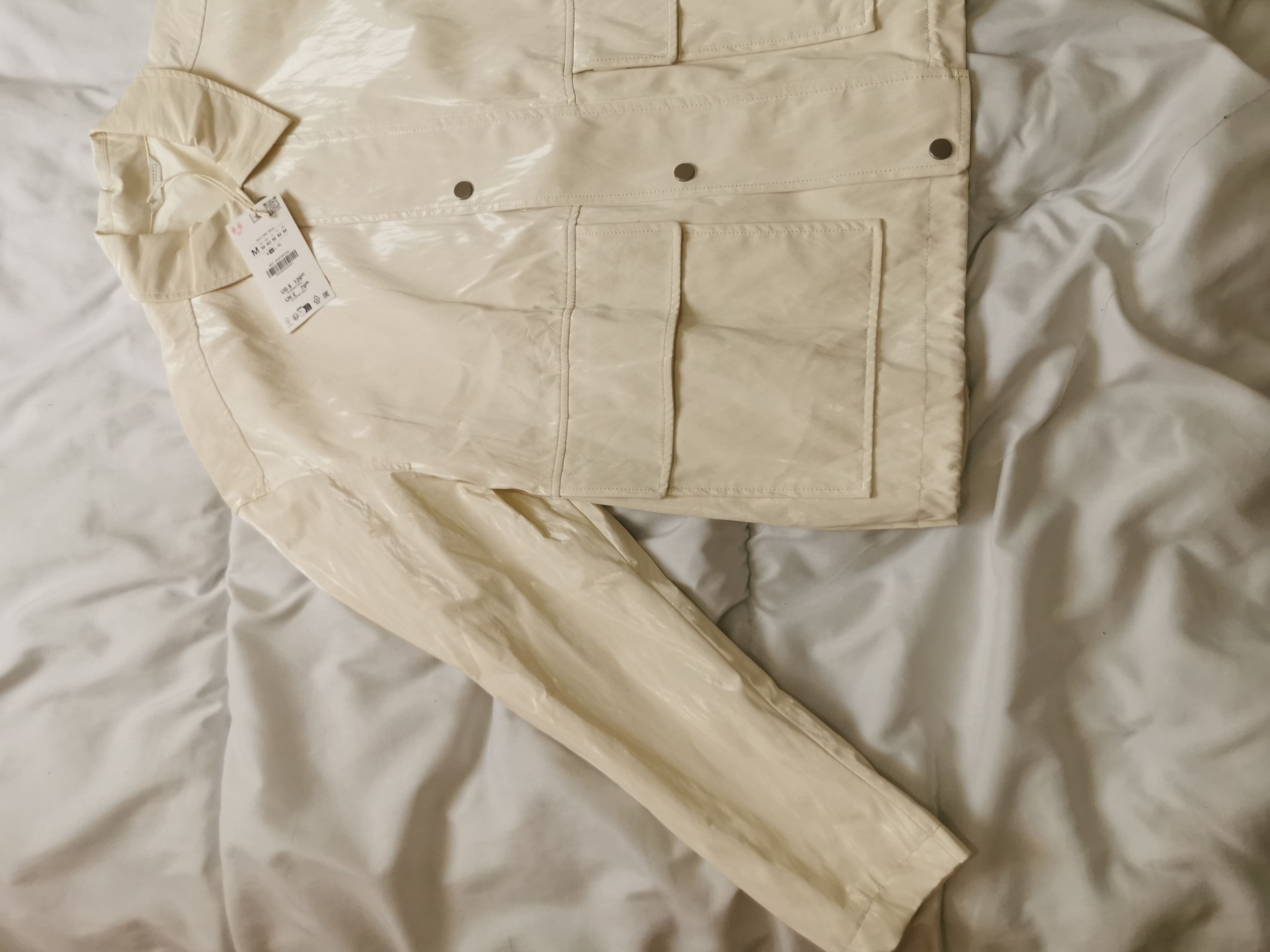 Zara Zara relaxed fit jacket, shinny finish size M Brand new Size US M / EU 48-50 / 2 - 6 Thumbnail
