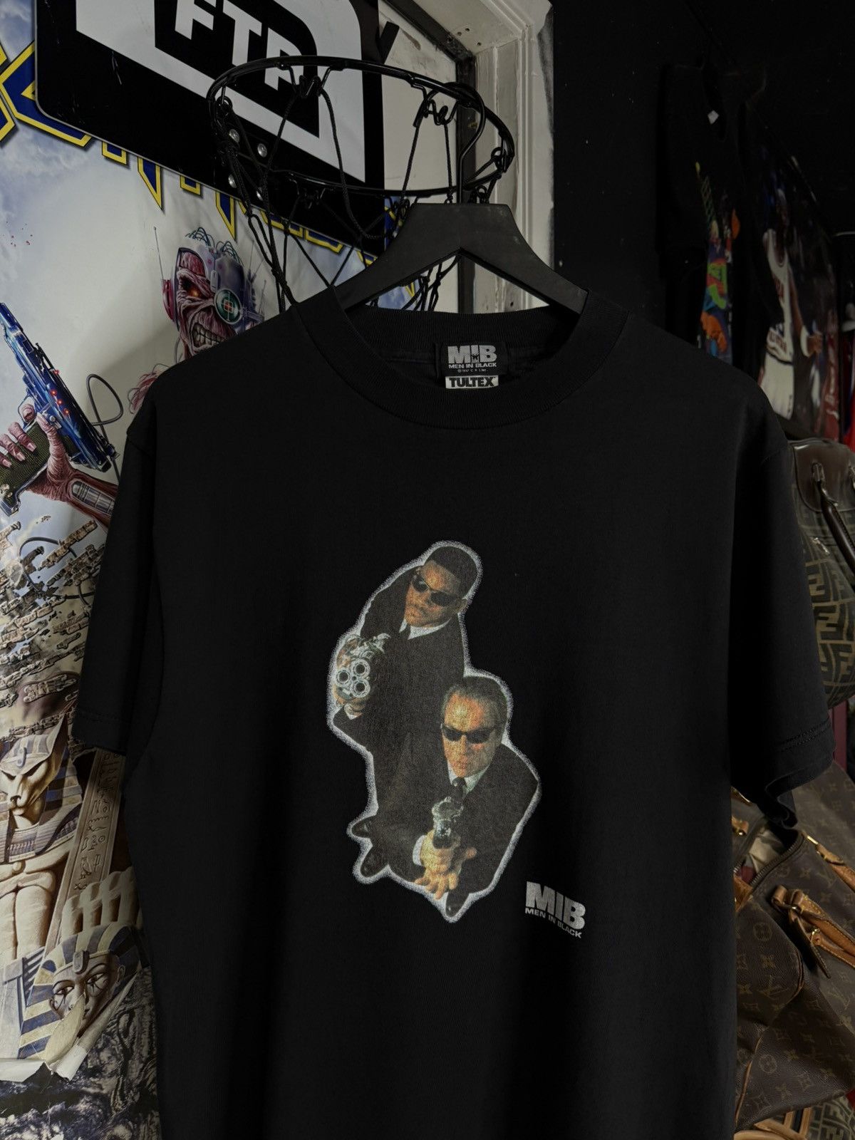 Vintage Vintage 1997 Men in Black Movie T-Shirt Adult Size Medium Size US M / EU 48-50 / 2 - 5 Thumbnail