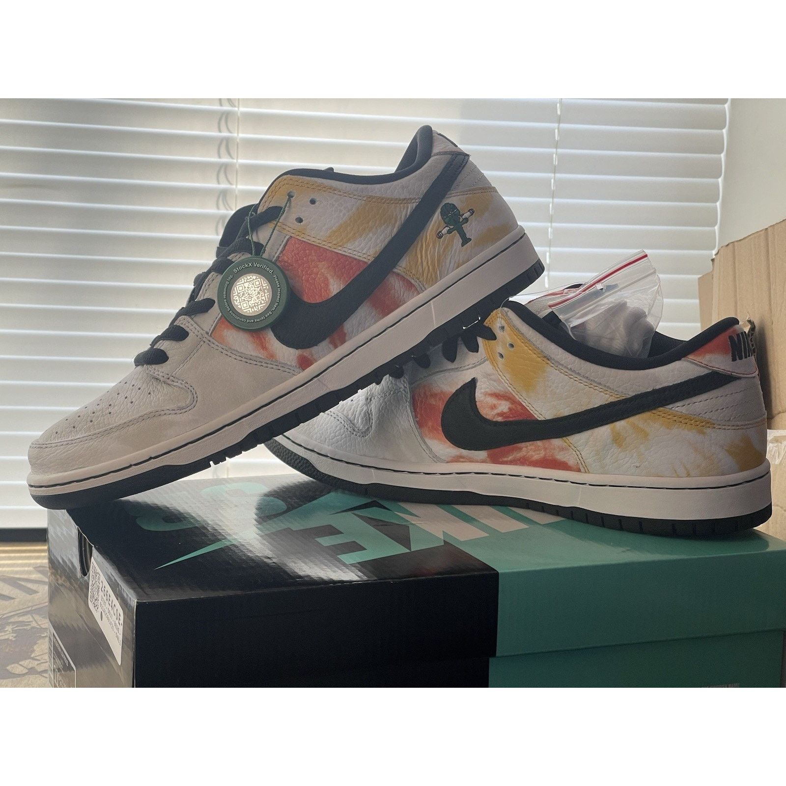 Nike 11.5M Nike SB Dunk Low Tie-Dye Raygun Size US 11.5 / EU 44-45 - 8 Thumbnail