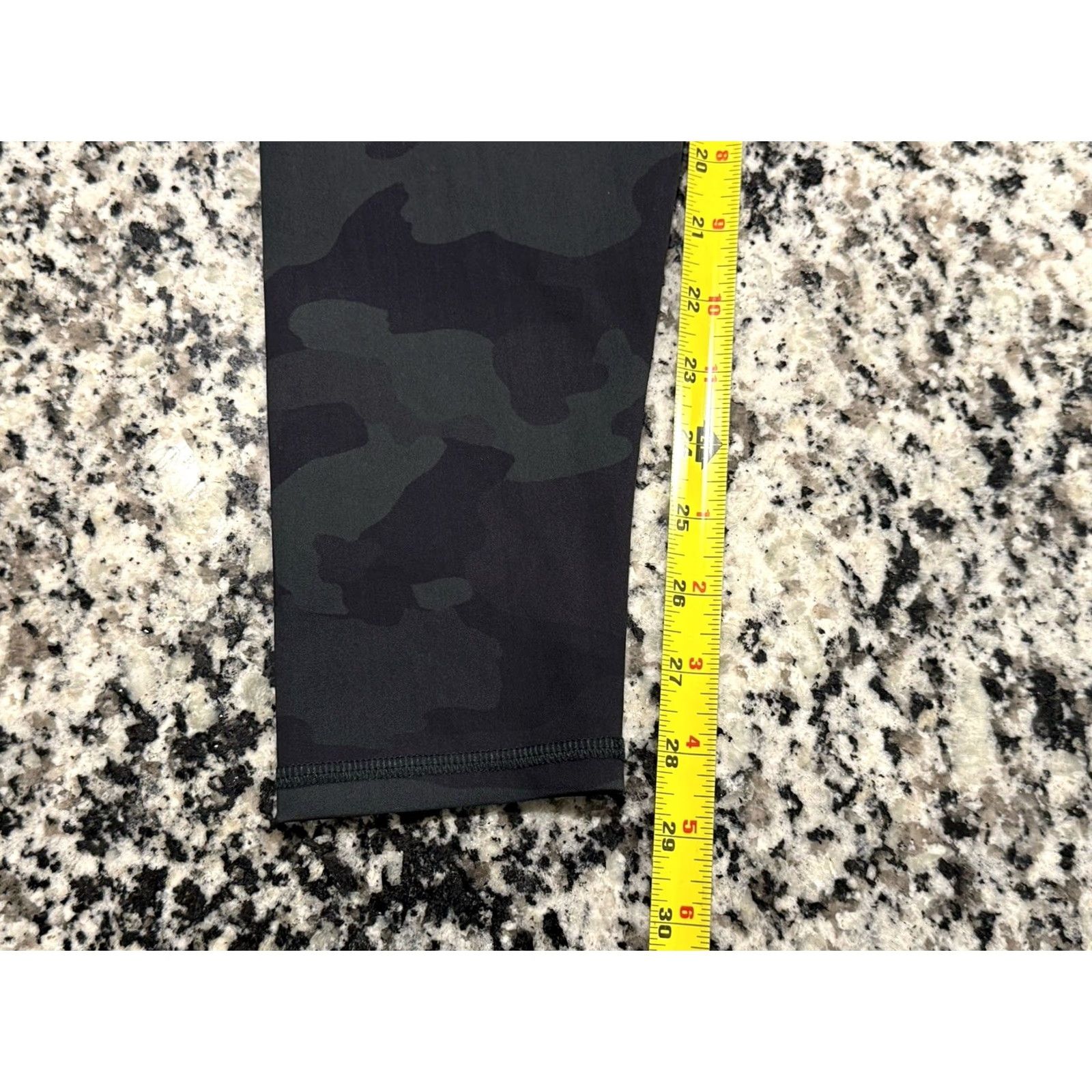 Alo ALO Leggings Womens Large Green Camo High Rise Ankle Yoga Pants Gym Activewear Size 36" / US 14 / IT 50 - 2 Thumbnail