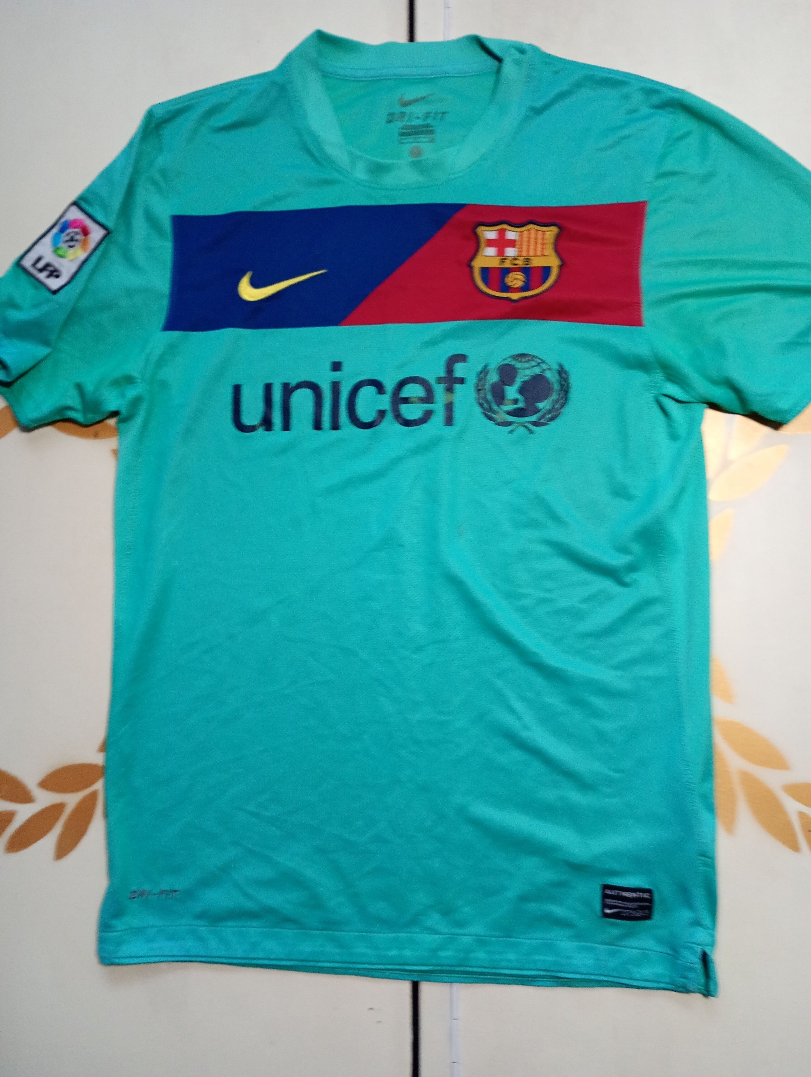 Nike Nike Barcelona FC Away Jersey 2010-2011 Size US S / EU 44-46 / 1 - 3 Thumbnail