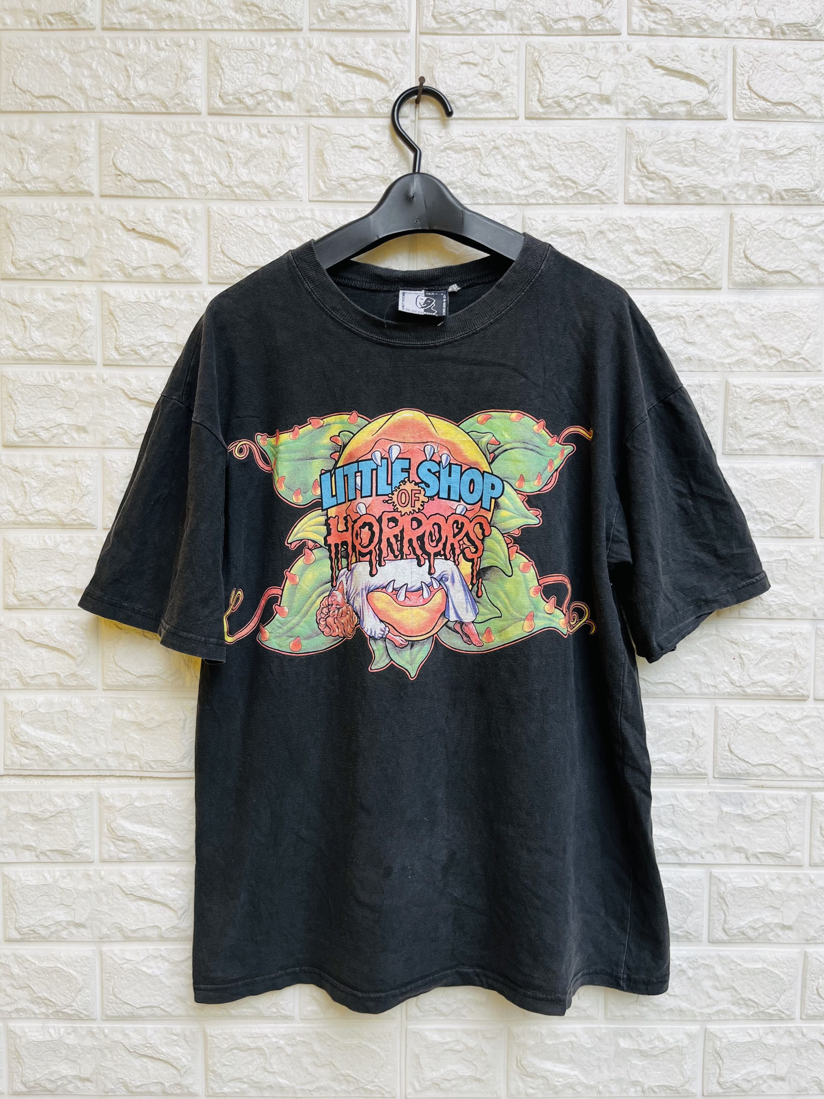 Vintage Vintage 80s Little Shop Of Horrows Famous Movie Shirt Size US L / EU 52-54 / 3 - 1 Thumbnail