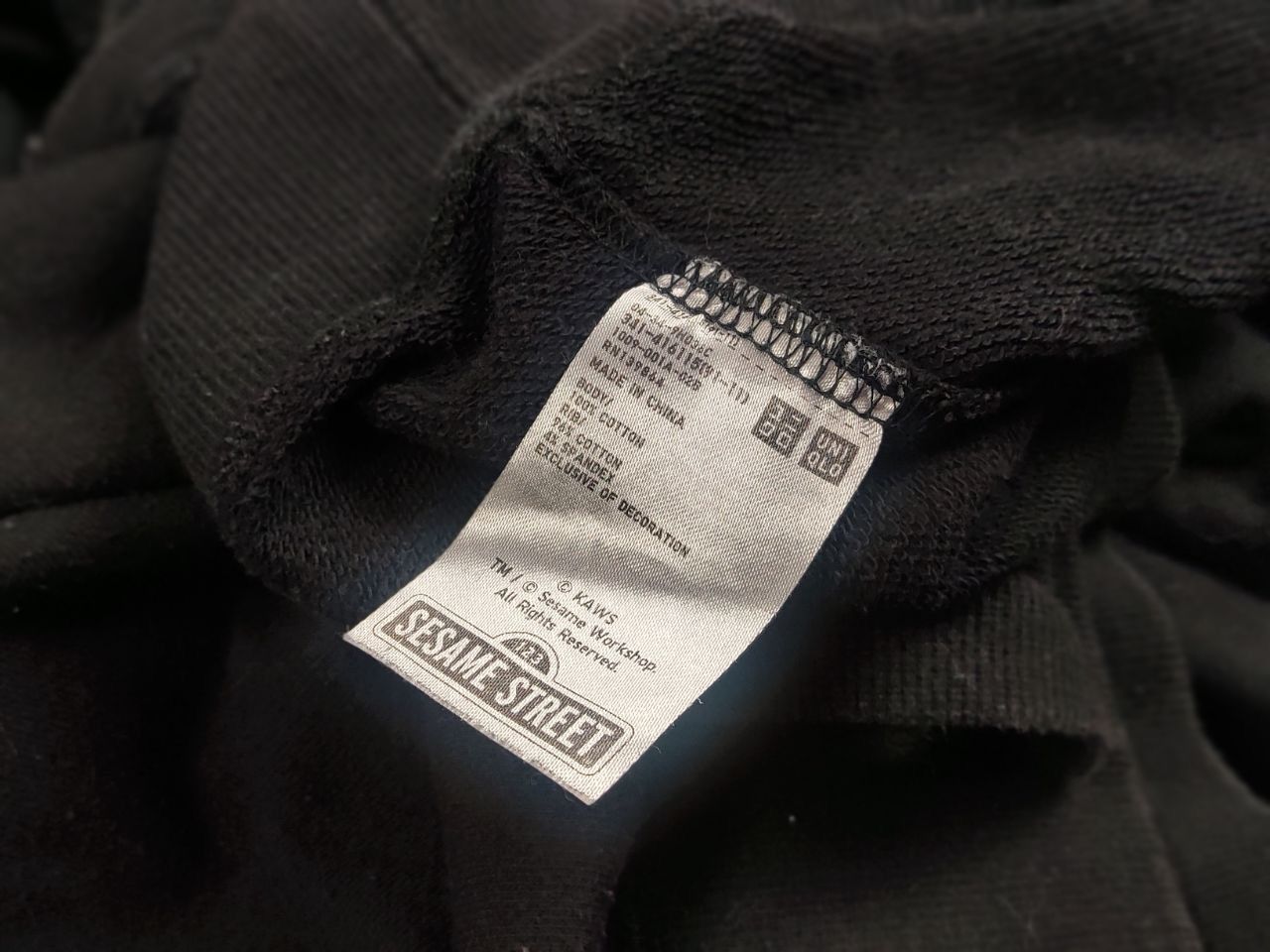 Kaws × Uniqlo Kaws Sesame Street x Uniqlo Black logo Crew Check Sweatshirt Size US XL / EU 56 / 4 - 13 Thumbnail