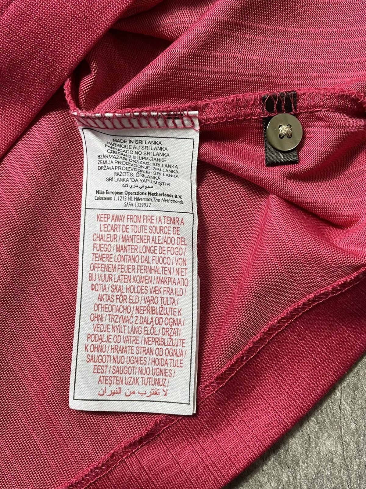 Nike Vintage Nike Golf Tiger Woods Pink White Dri Fit Shirt L Size US L / EU 52-54 / 3 - 7 Thumbnail