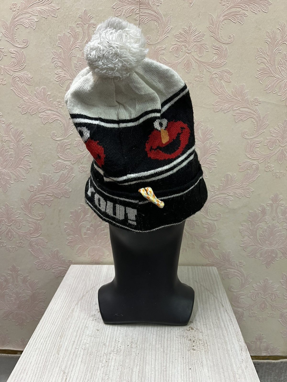 Cartoon Network Sesame Street Cartoon Beanie Hats Size ONE SIZE - 5 Thumbnail