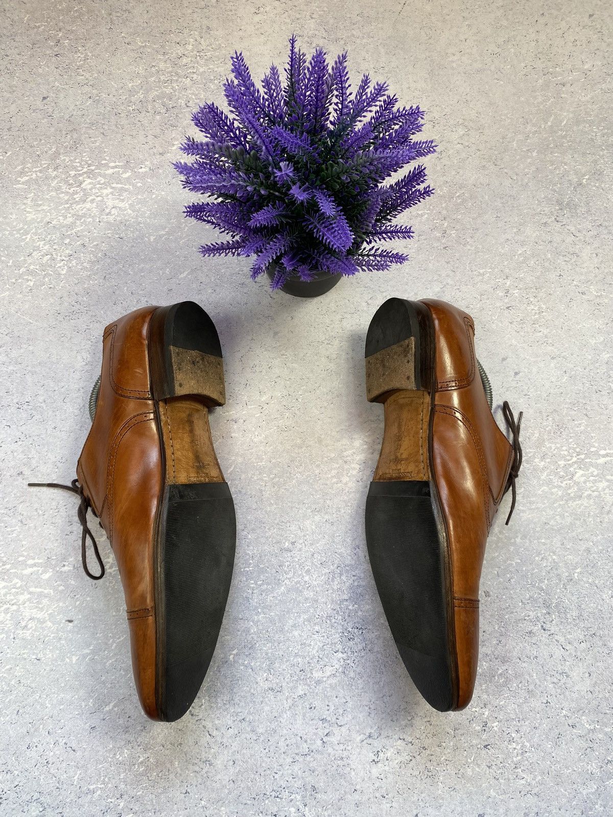 Russell & Bromley Russel and Bromley Men’s Brown Leather Brouge Size 9.5 Size US 9.5 / EU 42-43 - 4 Thumbnail