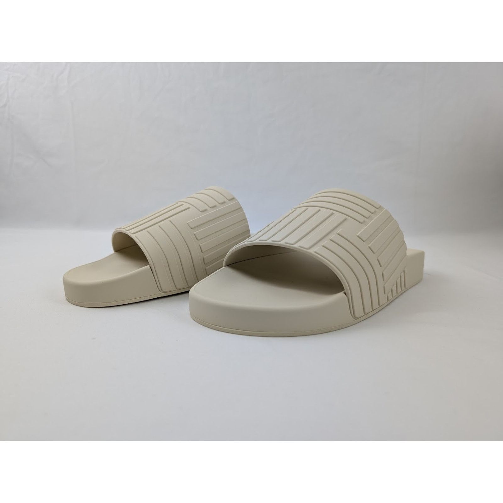 Bottega Veneta o1rshd1 Rubber Carpet Slider Sandal in Sea Salt Size US 12 / EU 45 - 4 Thumbnail