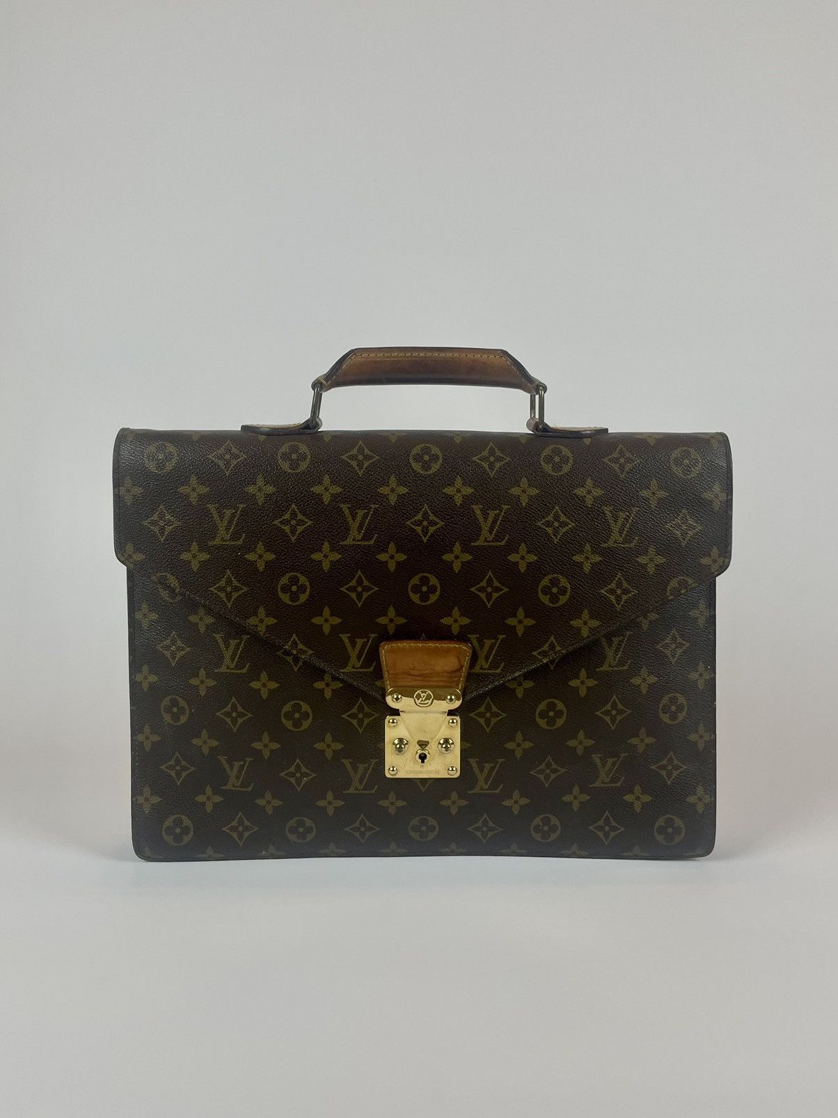 Louis Vuitton Louis Vuitton Serviette Conseiller Size ONE SIZE - 1 Thumbnail