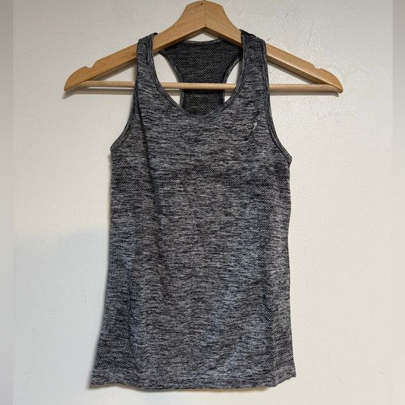 Gymshark Gymshark Seamless Racerback Tank Top – Pit-to-Pit 12.5” Size S / US 4 / IT 40 - 2 Thumbnail