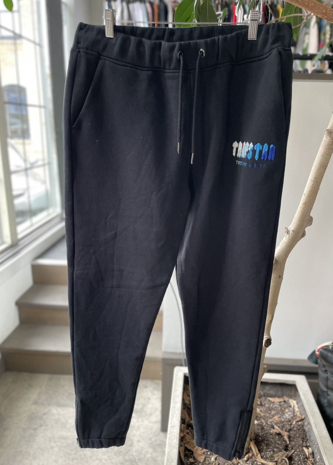 Trapstar London Trapstar Irongate Arch It's A Secret sweatpants Size US 34 / EU 50 - 1 Thumbnail