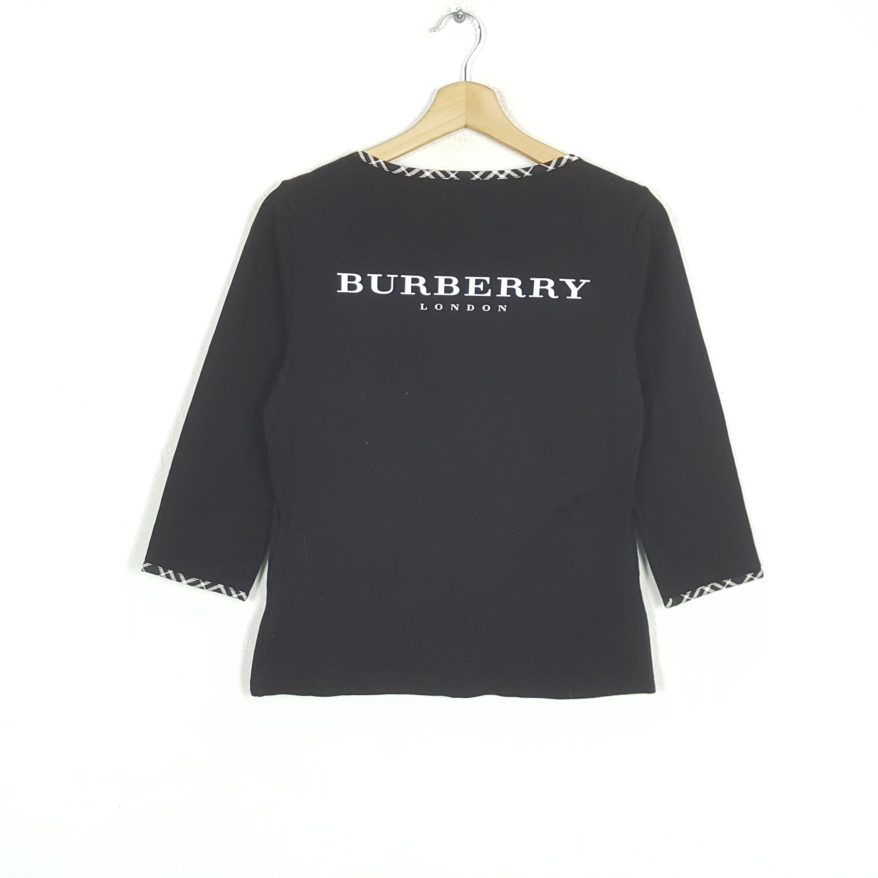 Burberry × Japanese Brand × Vintage Vintage BURBERRY LONDON Fashion Brand Women's T-Shirt Size S / US 4 / IT 40 - 1 Thumbnail