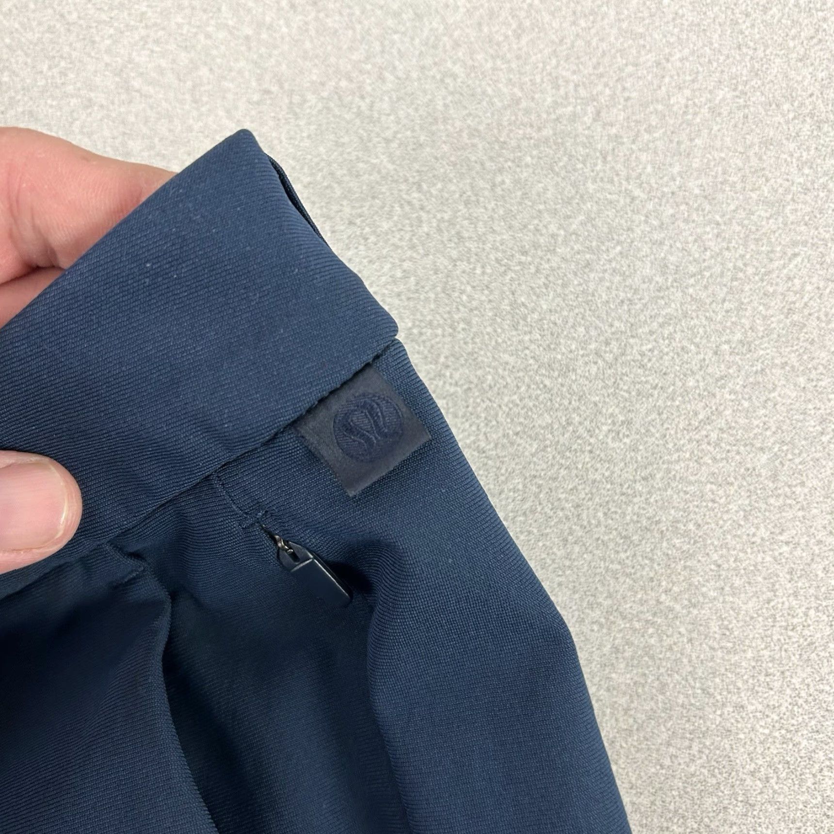 Lululemon Lululemon ABC Commission Pants Slim Men’s 32x28 Blue Warpstreme Chino LM5AF1S - 33 Regular, Tapered, City, Preppy, Sport, Adults, Mens Size US 33 - 4 Thumbnail