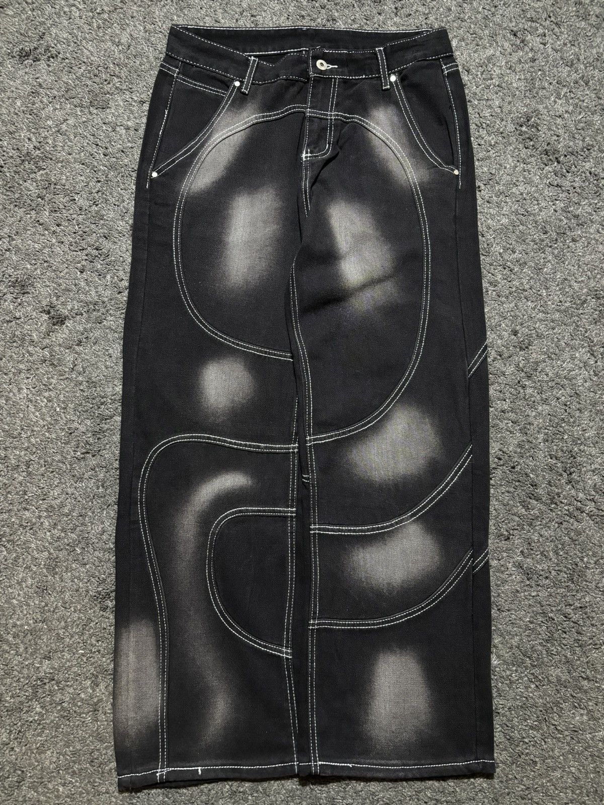 Jean × Vintage Vintage very rare abstract art black white baggy jeans denim Size US 33 - 10 Thumbnail