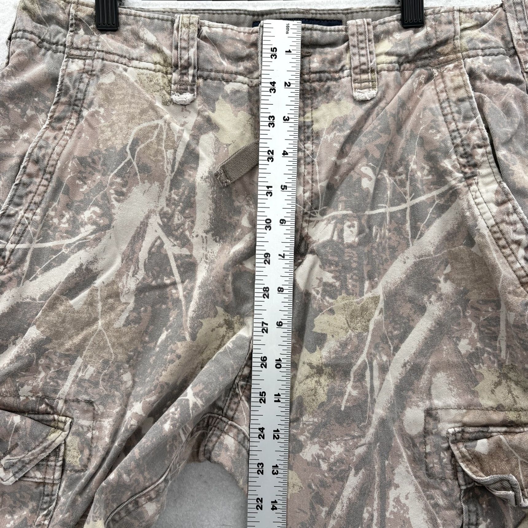 Abercrombie & Fitch Abercrombie & Fitch Cargo Pants Mens 32x30 Brown Camo Relaxed Fit Cargo Pocket Men Denim? Size US 32 / EU 48 - 6 Thumbnail
