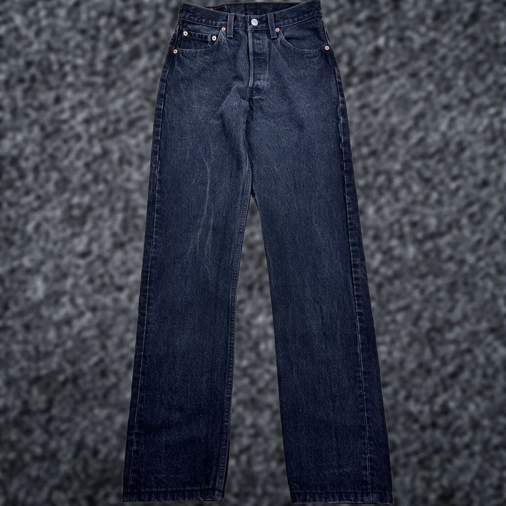 Levi's VINTAGE Levi's 501 Jeans Womens 26x33 Black Straight Made in USA 90s Size 26" / US 2 / IT 38 - 1 Thumbnail