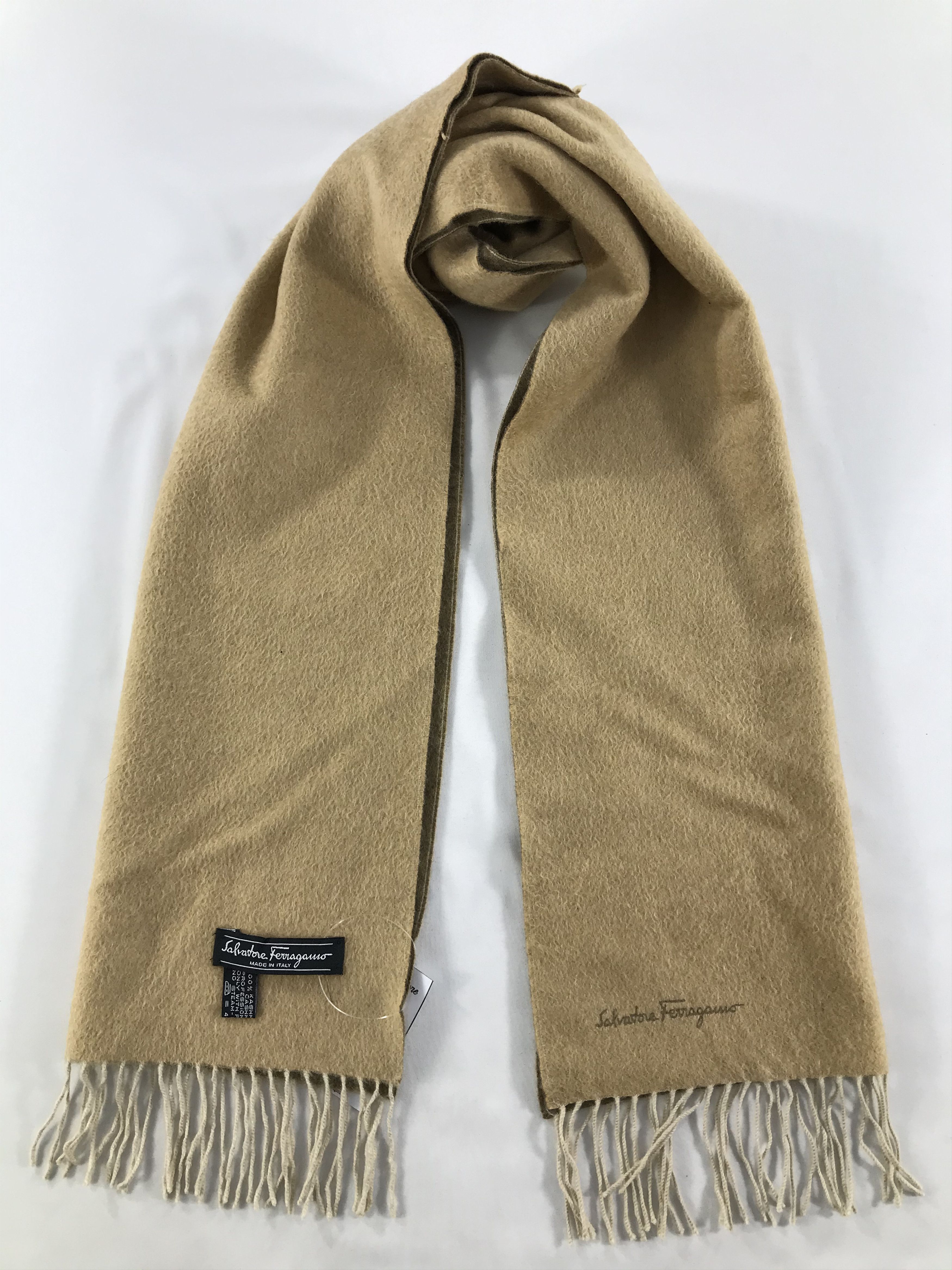 Salvatore Ferragamo Vintage Salvatore Ferragamo Scarf/Muffler/Neckwear MF1381 Size ONE SIZE - 1 Thumbnail