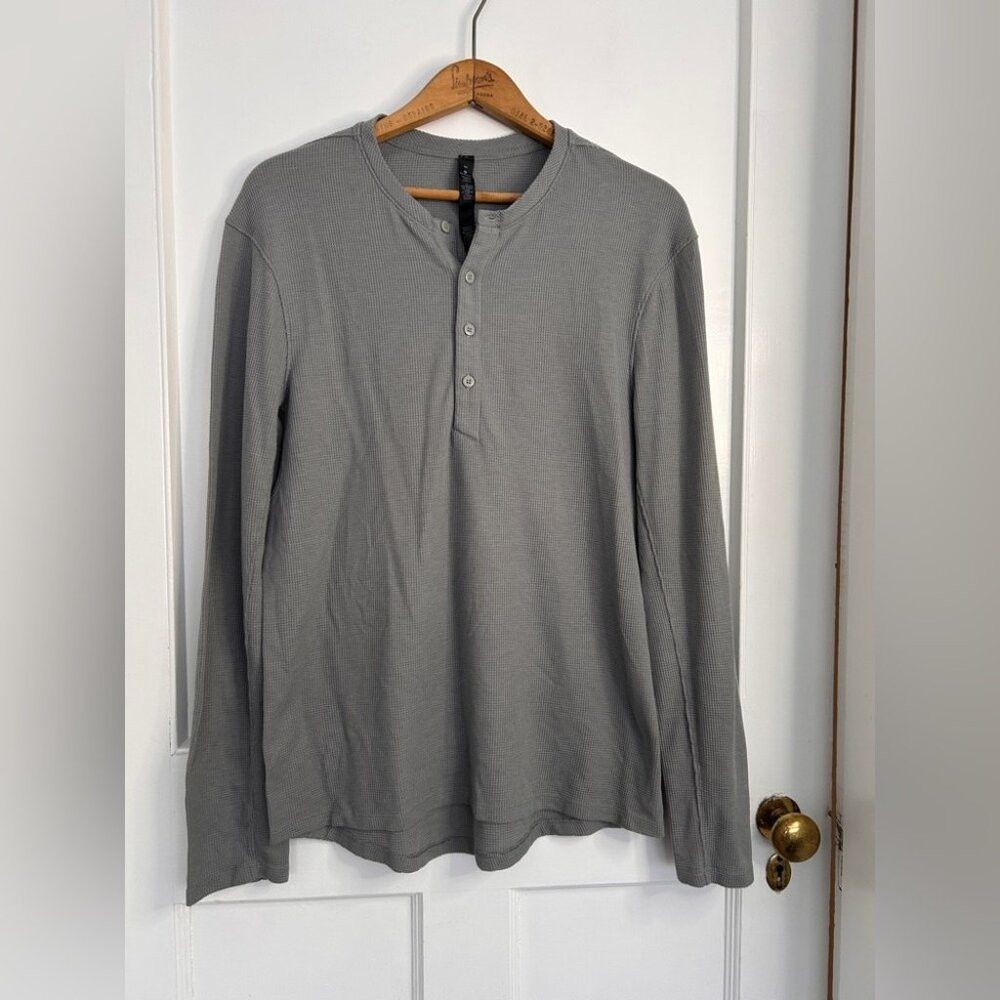 Lululemon Lululemon Athletica Gray Men's Henley Shirt Size Medium Size US M / EU 48-50 / 2 - 2 Thumbnail