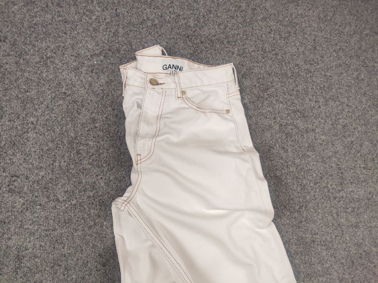 Ganni Ganni Design stary White Denim Barrel leg jeans Size 26" / US 2 / IT 38 - 7 Thumbnail