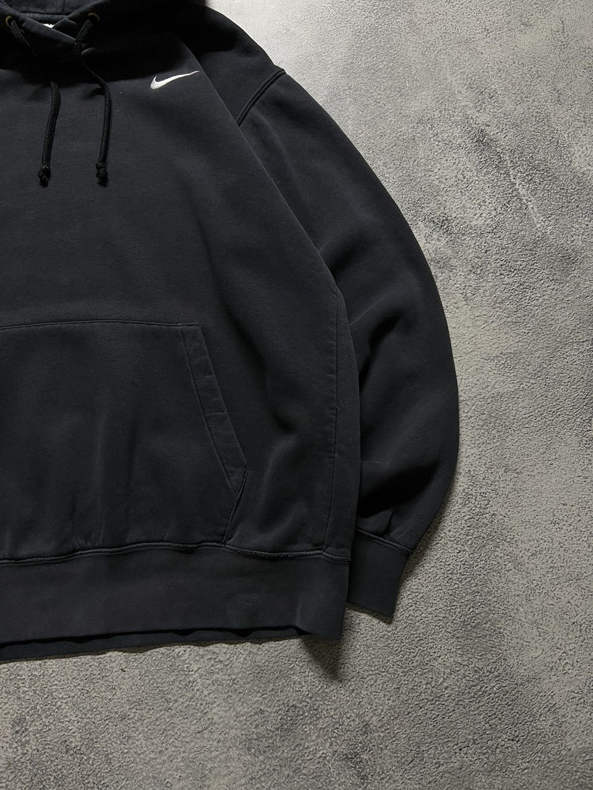 Nike × Vintage Vintage Y2k Nike 🖤 Faded Mini Swoosh Blank Basic Hoodie Size US S / EU 44-46 / 1 - 7 Thumbnail