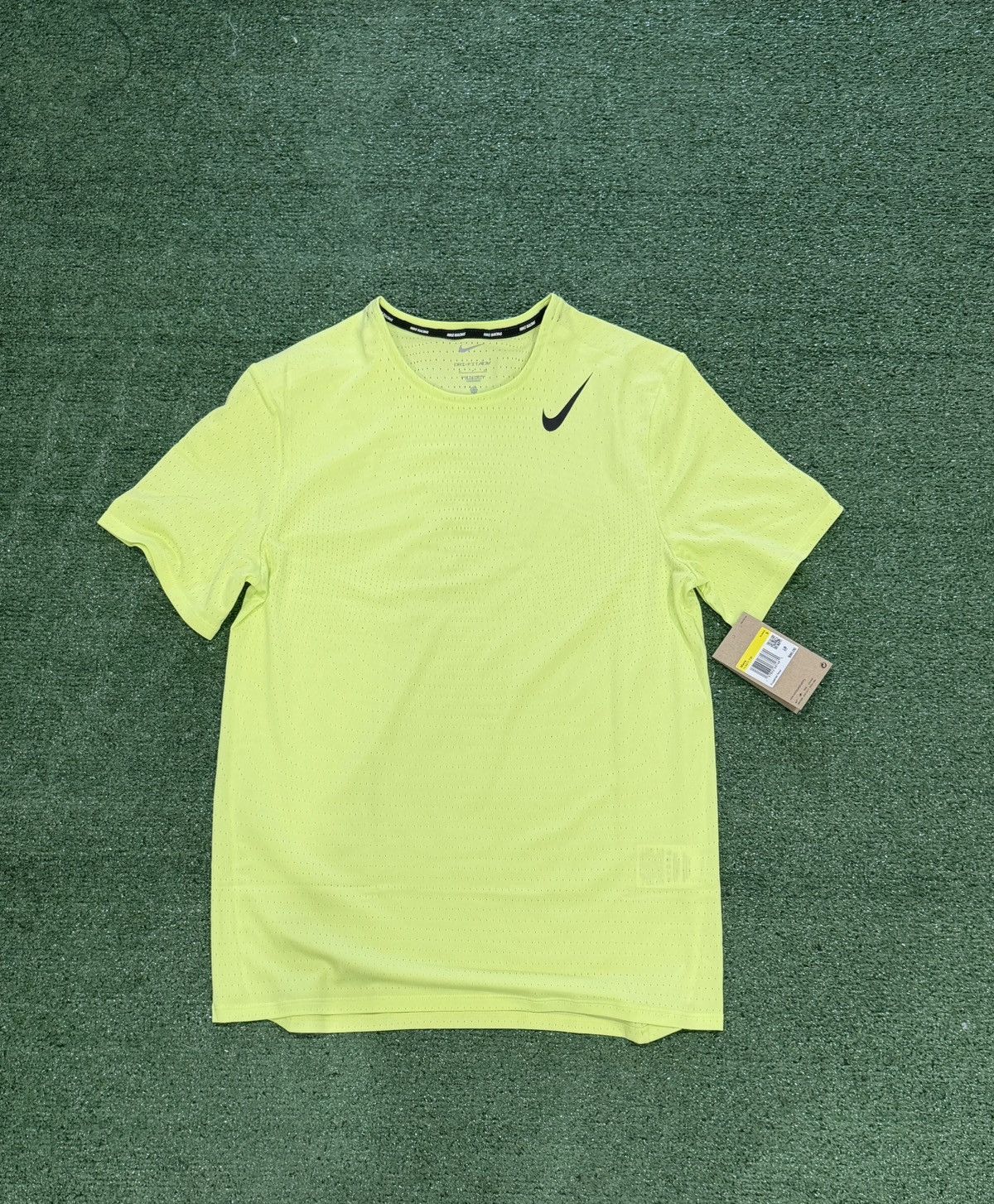 Nike Nike Shirt Mens Small Volt Yellow Aeroswift Dri Fit ADV Size US S / EU 44-46 / 1 - 1 Thumbnail