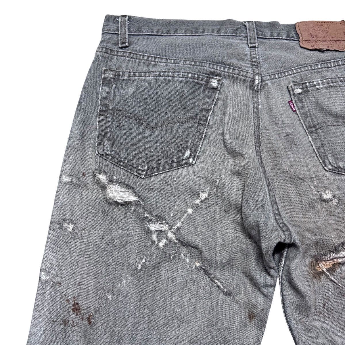 Levi's Vintage Levis 501 Rusty Thashed Jeans Faded Black Size US 33 - 12 Thumbnail
