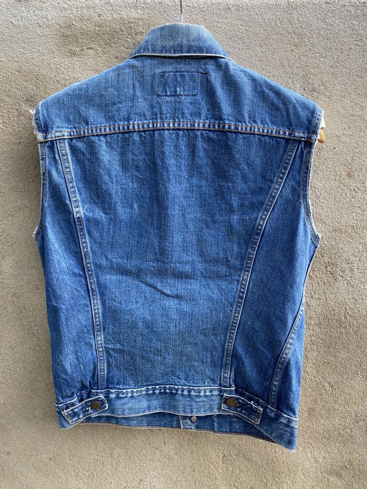 Levi's × Levi's Vintage Clothing × Vintage size 38 vintage levi's 80s trucker denime jacket made in USA Size US M / EU 48-50 / 2 - 5 Thumbnail