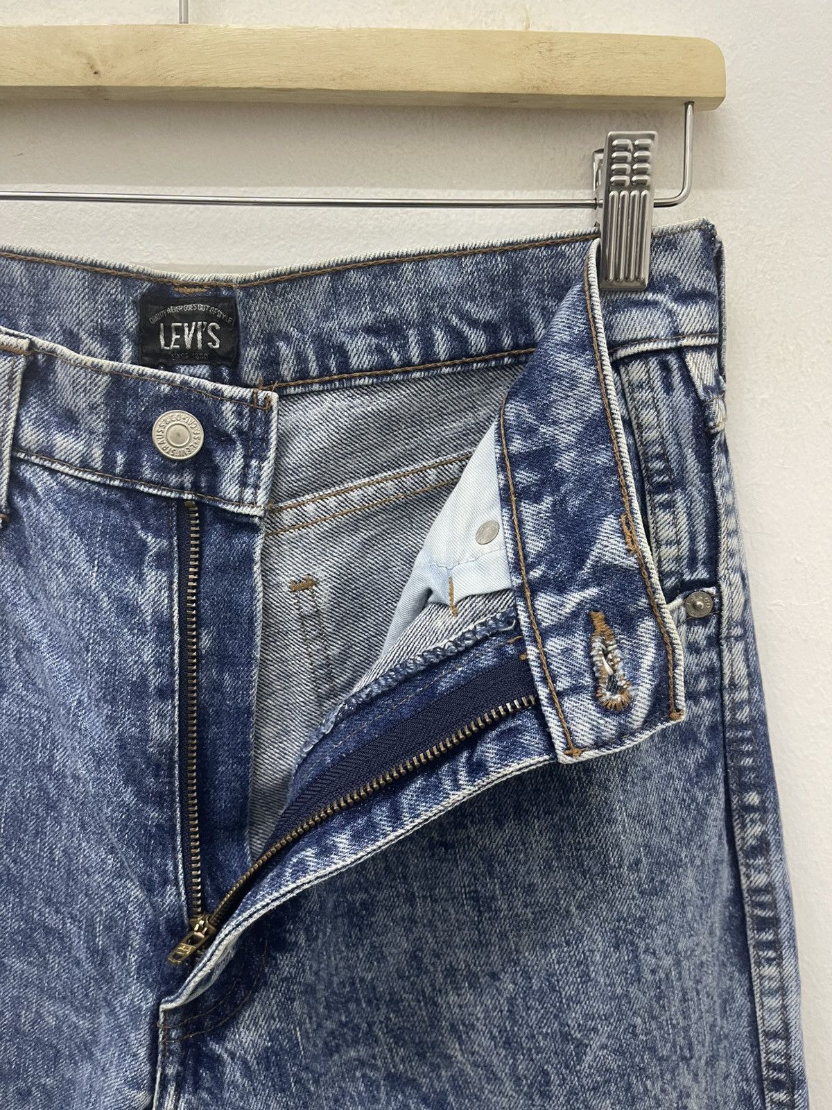 Levi's Vintage Clothing Rare Vintage LEVIS Big E Made in Japan Acid Washed Size US 31 - 13 Thumbnail
