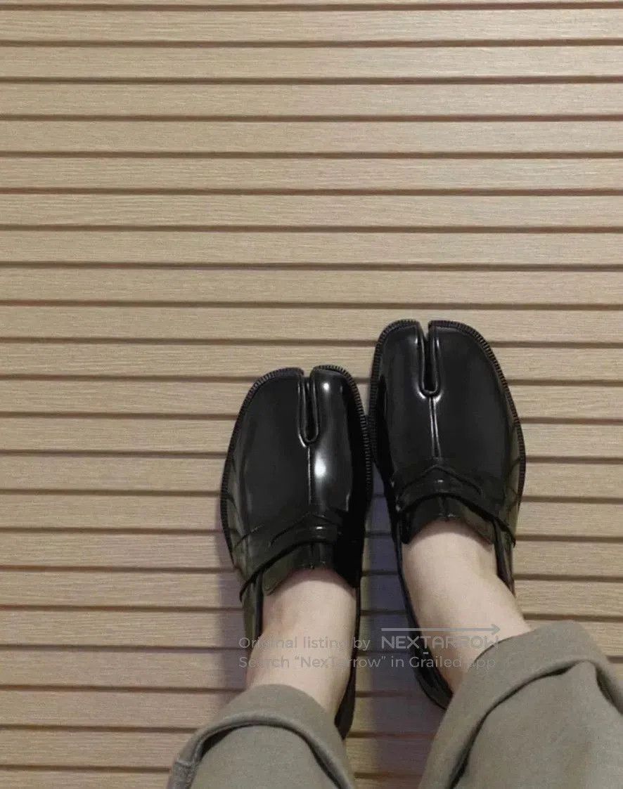 Maison Margiela Maison Margiela Black Split-Toe Loafers. Size US 4 / IT 34 - 3 Thumbnail