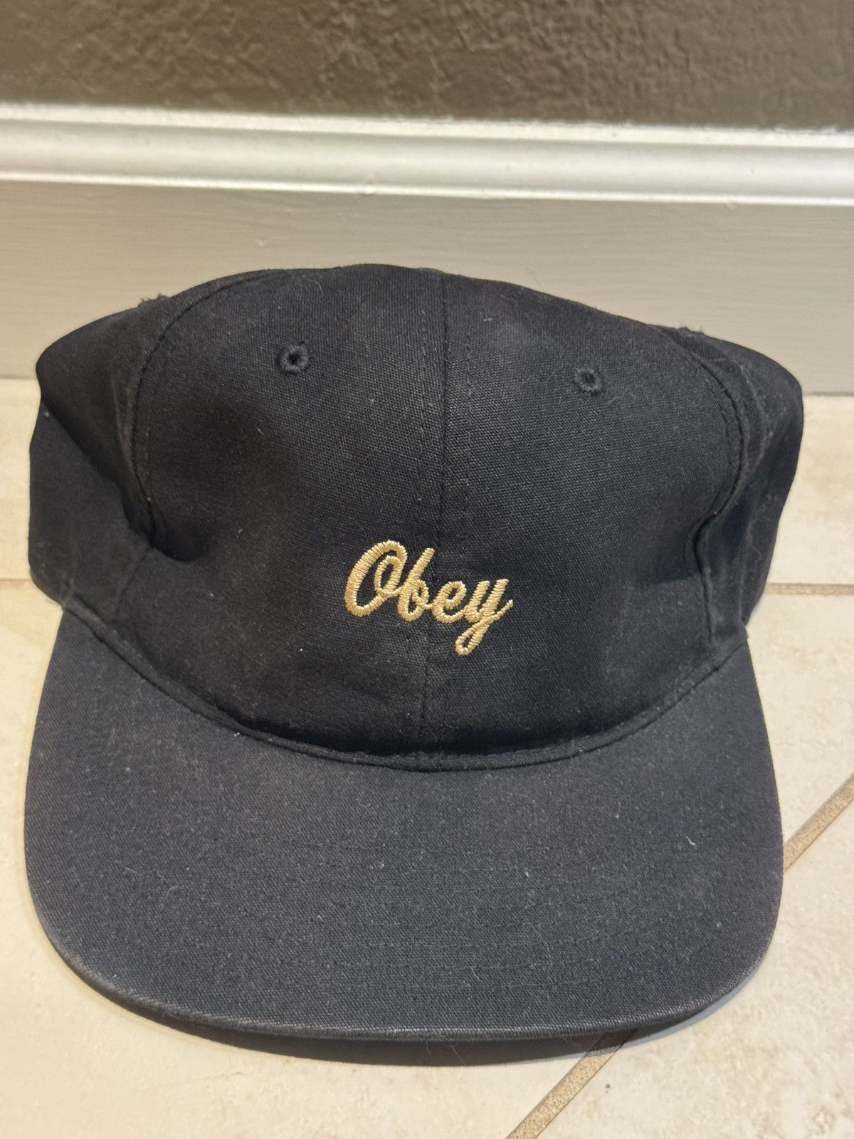 Obey Obey 2010s Black Gold Leather Strapback Hat Size ONE SIZE - 1 Thumbnail