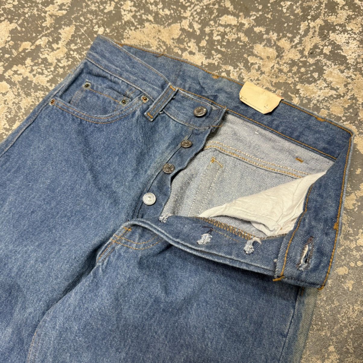 Levi's Vintage Levi’s 501 0113 Light Blue Denim Jeans USA NWT Size US 28 / EU 44 - 8 Thumbnail