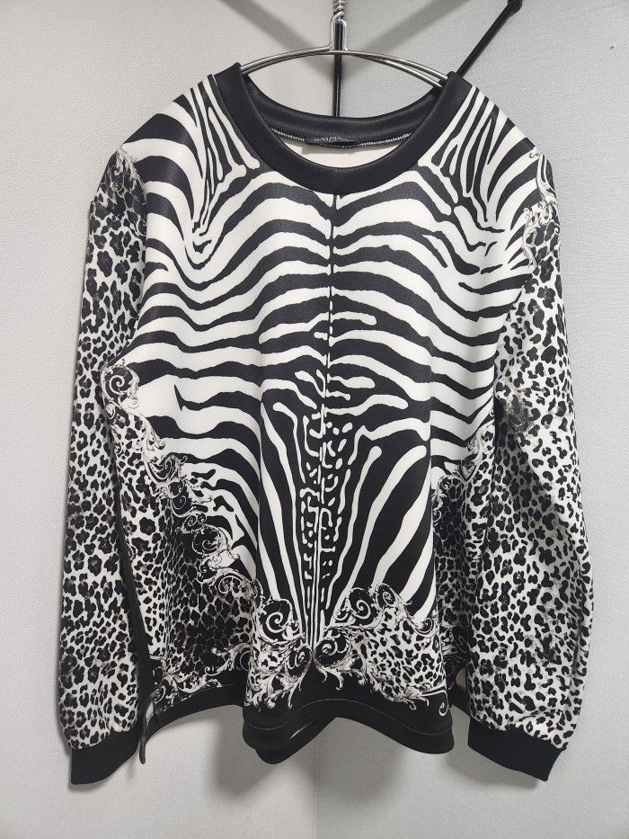Balmain Balmain Black Zebra 네오프렌 Sweatshirt Size XS / US 0-2 / IT 36-38 - 2 Thumbnail