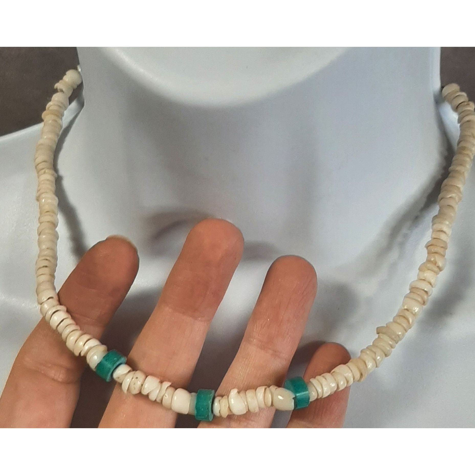 Other Vintage 90s Beachy White Puka Shell Beaded Necklace With Tu Size ONE SIZE - 3 Thumbnail