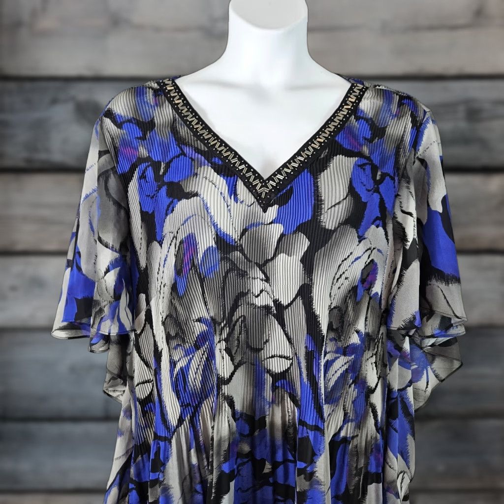 Vintage Catherines Top Blouse V-Neck 3X Blue Gray Embellished Womens Plus Size T-Shirt Shirt Size XXL / US 16-18 / IT 52-54 - 1 Thumbnail