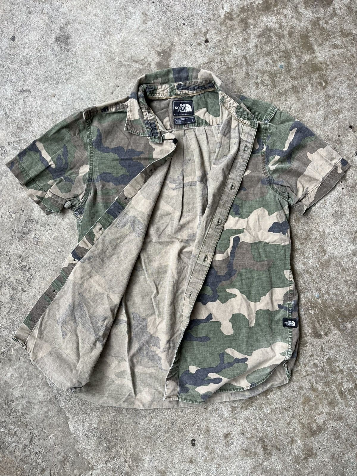 The North Face Vintage The North Face Camouflage Button Up Size US M / EU 48-50 / 2 - 4 Thumbnail