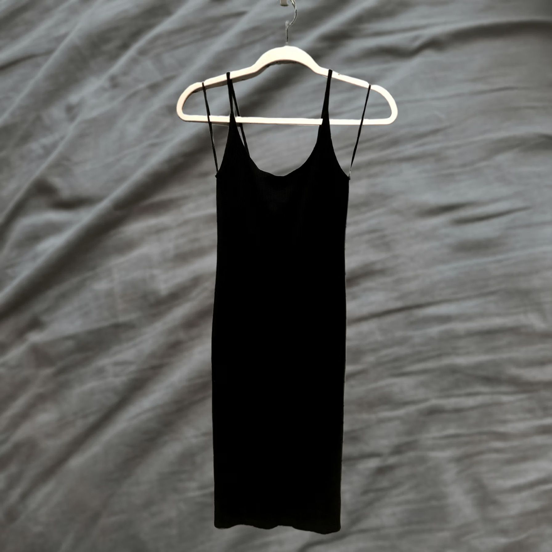 black spaghetti strap dress h&m Ladies - Black/Patterned A-Line Strappy - Size: XL Lined at the top. H&M H&M Dress Women XS