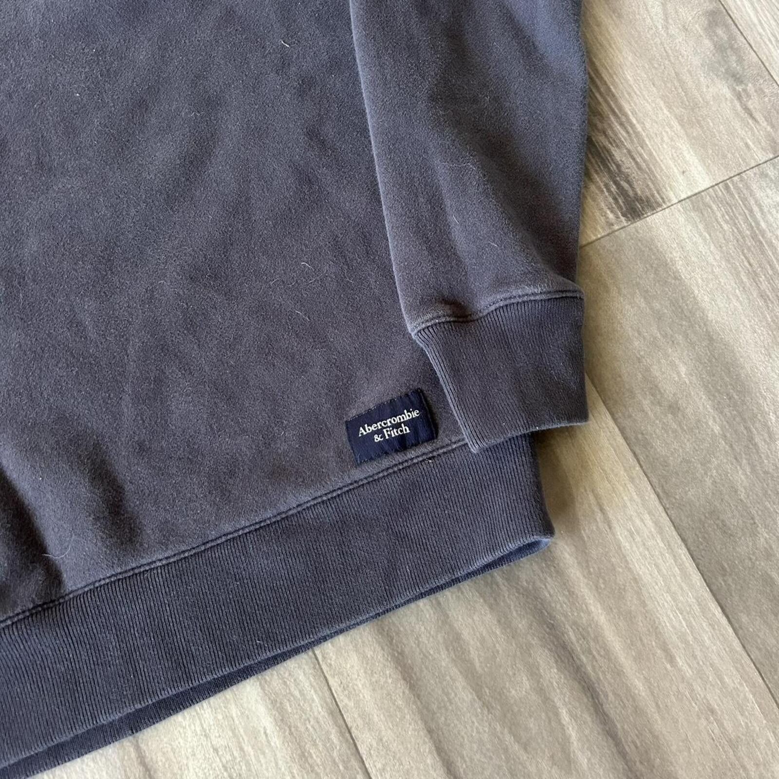 Abercrombie & Fitch Abercrombie and Fitch Dark Grey Sweatshirt Crewneck size XS Size XS / US 0-2 / IT 36-38 - 2 Thumbnail
