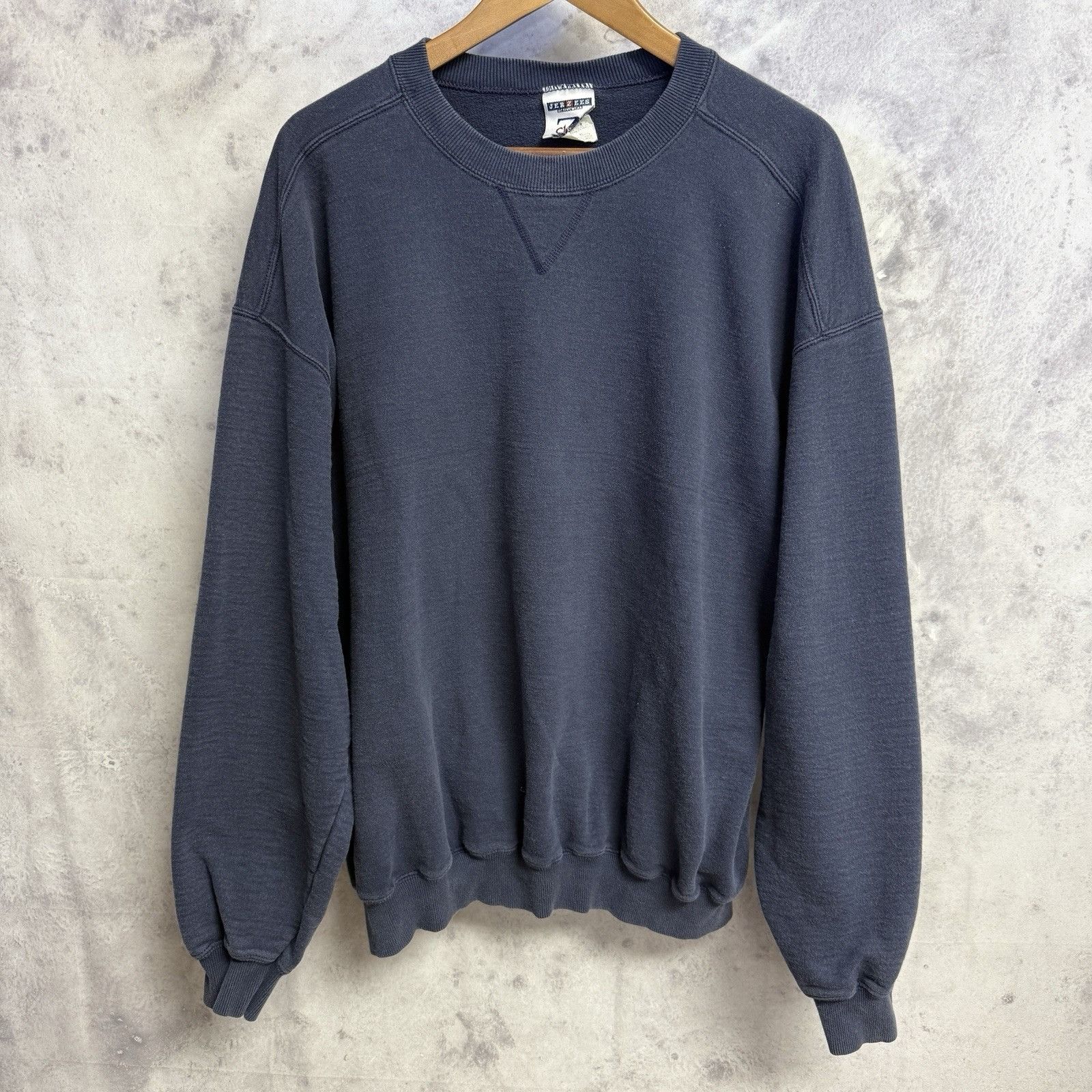 Jerzees Vintage Single V Crew Neck Sweatshirt Mens XL 25.5x27 Blue Size US XL / EU 56 / 4 - 1 Thumbnail