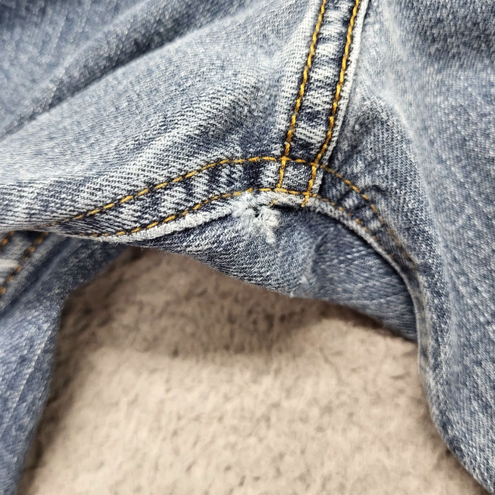 Duluth Trading Company Duluth Trading Company Jeans Men’s 40x32 Trim Fit Denim Blue 99% Cotton Pocket Zipper Button Logo Vintage No Mens XS? Wait. Size US 40 / EU 56 - 2 Thumbnail