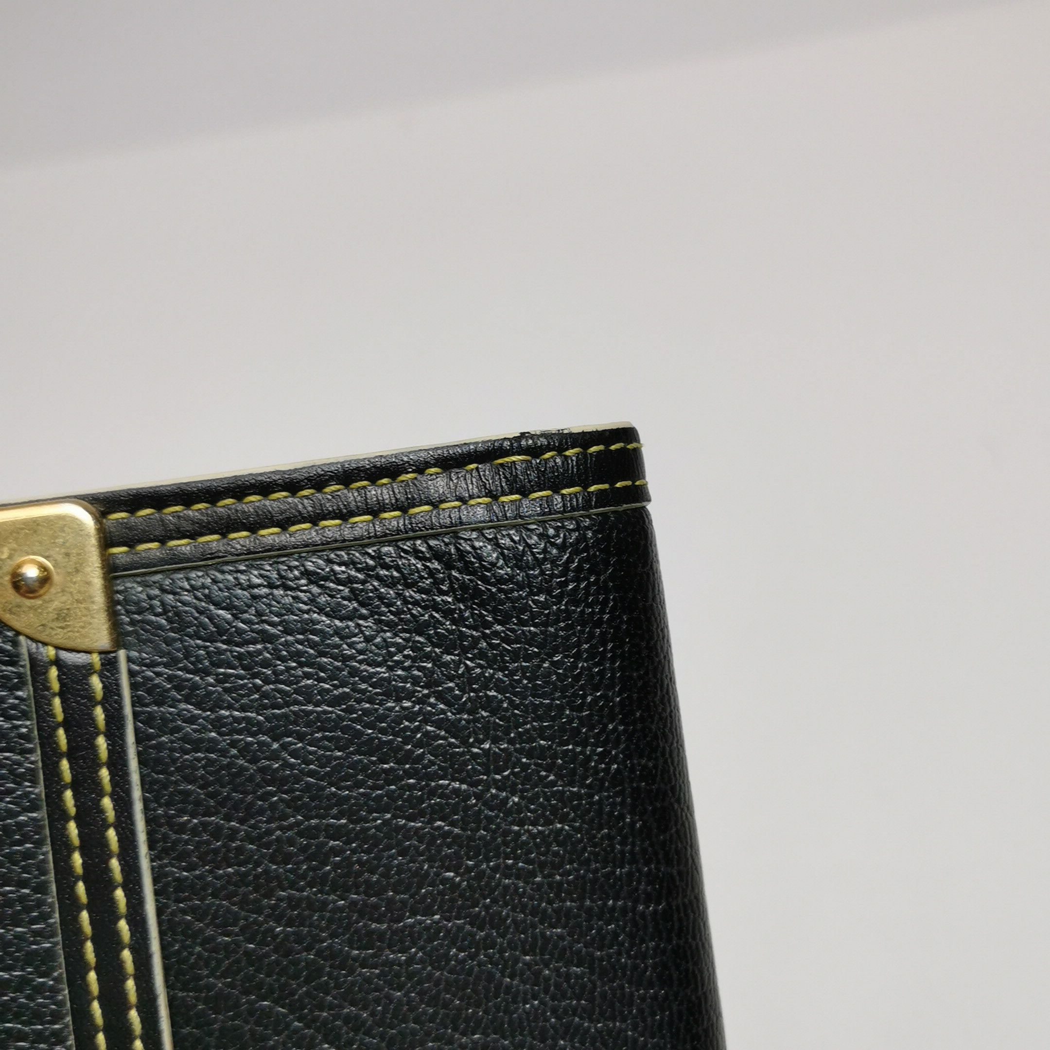 Louis Vuitton Louis Vuitton (LV) Suhari leather colorblock snap wallet -y Size ONE SIZE - 6 Thumbnail