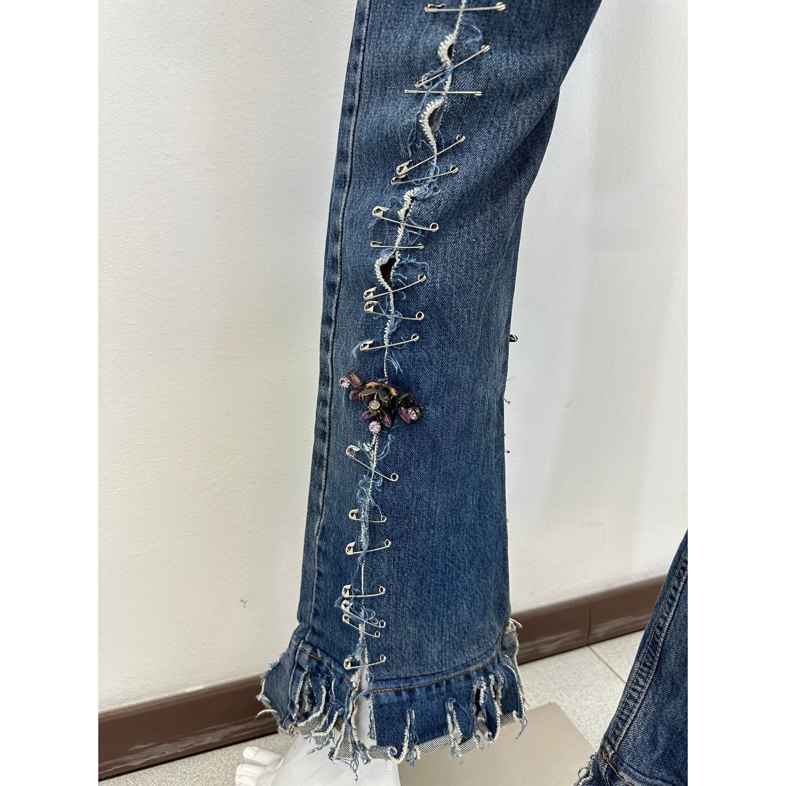 Dolce & Gabbana S/S 2001 Dolce & Gabbana safety pin punk jeans with broches Size 27" / US 4 / IT 40 - 7 Thumbnail