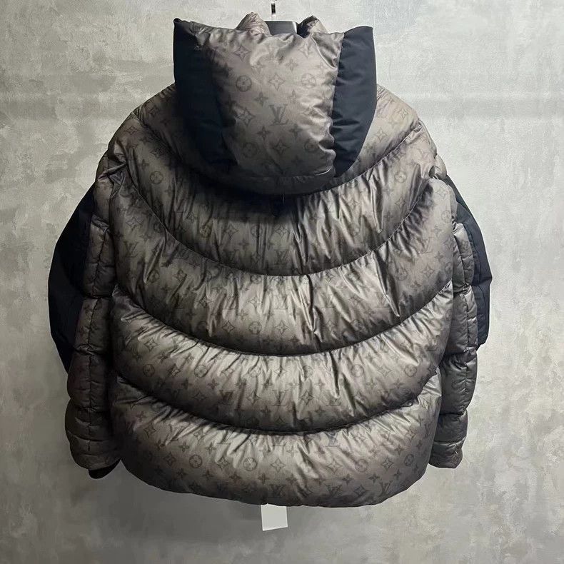 Louis Vuitton Louis Vuitton grey combined warm fluffy hooded down jacket Size US S / EU 44-46 / 1 - 2 Thumbnail